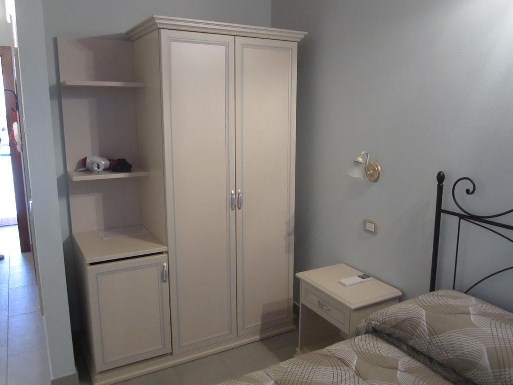 Agriturismo Perugini Bed and Breakfast Cesena Rum bild